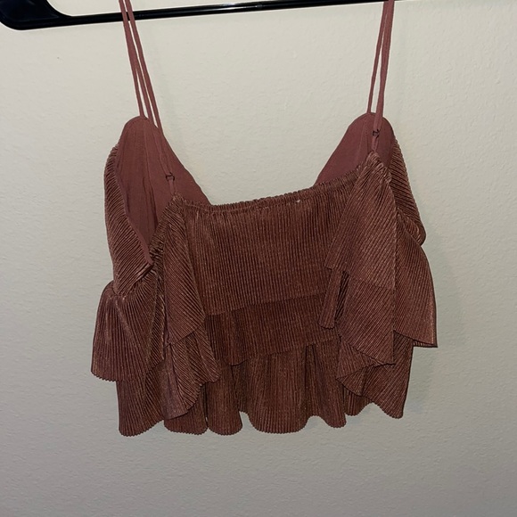 Cropped Ruffle Tank Top - Picture 3 of 3
